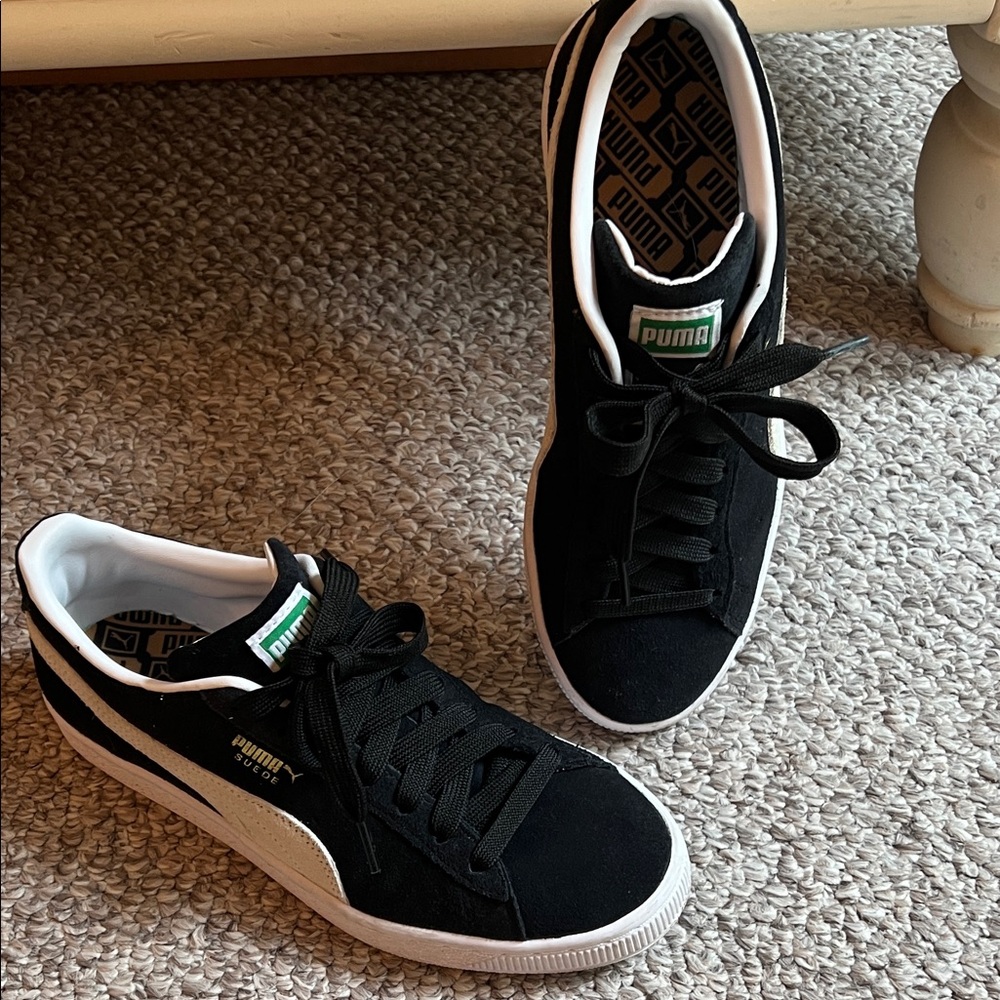 PUMA Suede Classic XXI - Women’s Size 8
